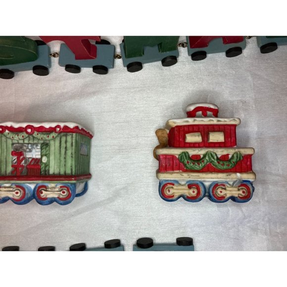 Vintage 4-Piece Christmas Train Set Midwest Taiwan w/ Letter Train set - Picture 8 of 16